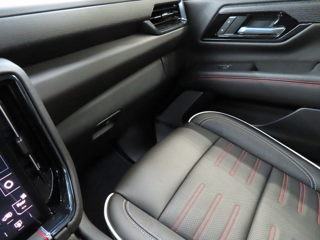 2025 GMC Yukon AT4 Ultimate 4WD Fond du Lac WI 2025 GMC Yukon AT4 Ultimate 4WD Fond du Lac WI