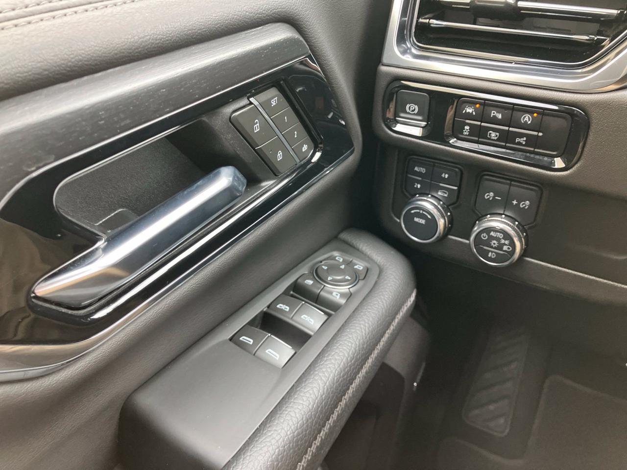 2025 GMC Yukon Denali Watertown SD 2025 GMC Yukon Denali Watertown SD