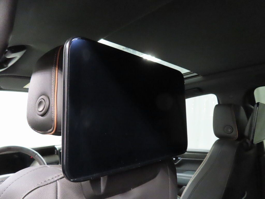 2025 GMC Yukon XL AT4 4WD 7 Passenger Fond du Lac WI