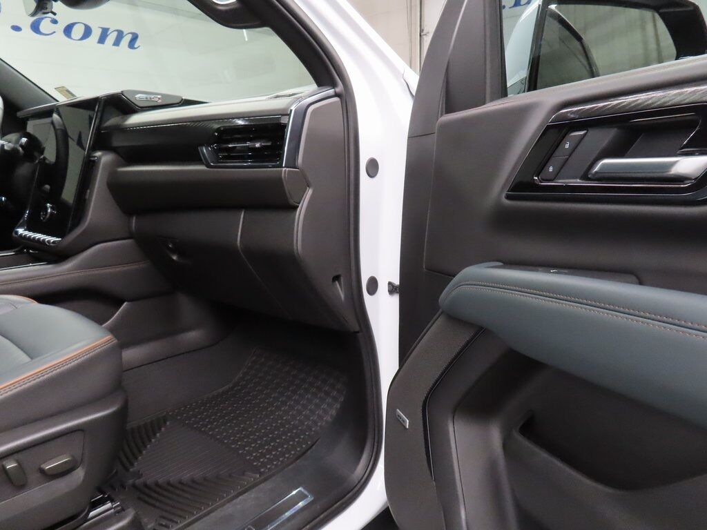 2025 GMC Yukon XL AT4 4WD 7 Passenger Fond du Lac WI