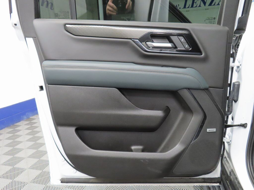 2025 GMC Yukon XL AT4 4WD 7 Passenger Fond du Lac WI