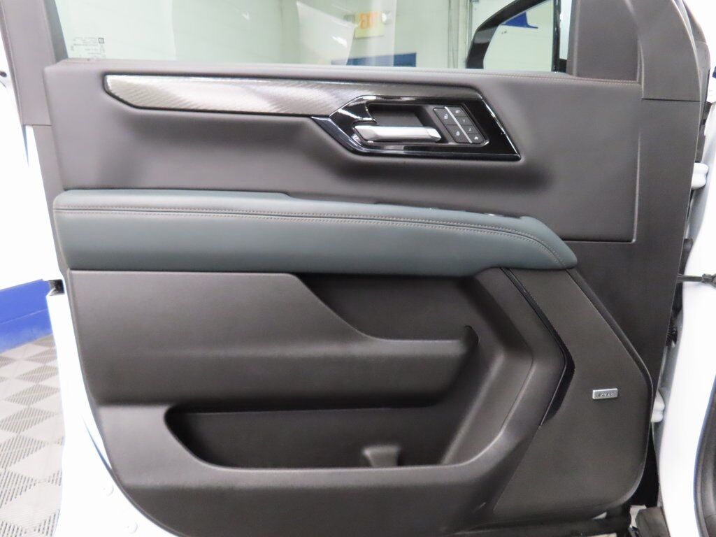 2025 GMC Yukon XL AT4 4WD Fond du Lac WI 2025 GMC Yukon XL AT4 4WD Fond du Lac WI