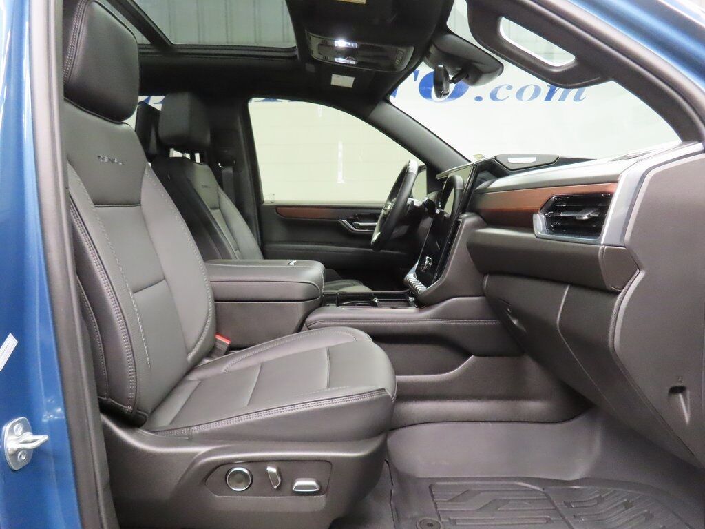 2025 GMC Yukon XL Denali 4WD Fond du Lac WI 2025 GMC Yukon XL Denali 4WD Fond du Lac WI