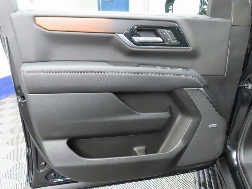 2025 GMC Yukon XL Denali 4WD Fond du Lac WI 2025 GMC Yukon XL Denali 4WD Fond du Lac WI