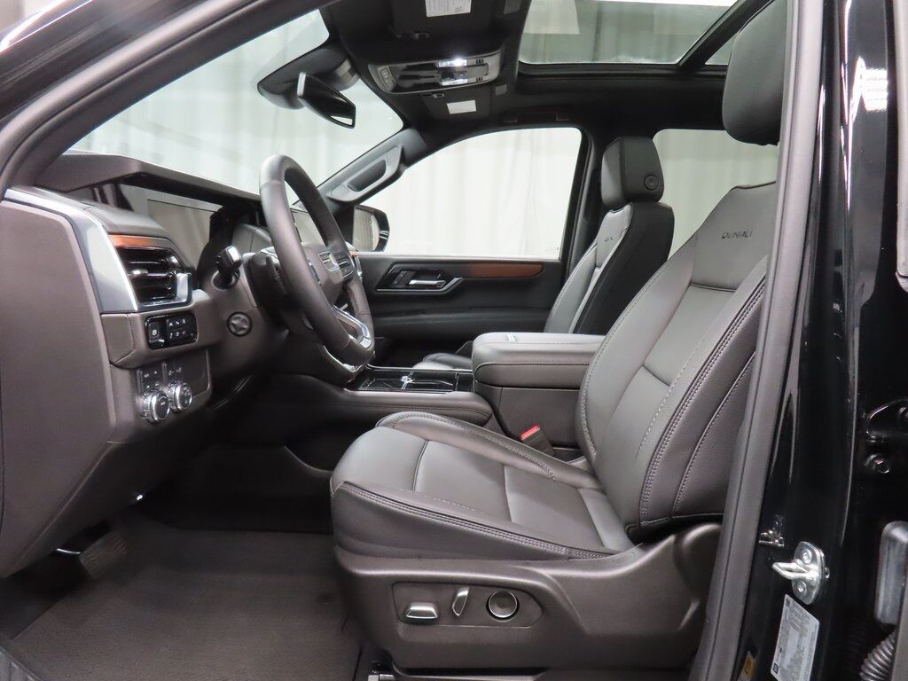 2025 GMC Yukon XL Denali 4WD Fond du Lac WI 2025 GMC Yukon XL Denali 4WD Fond du Lac WI