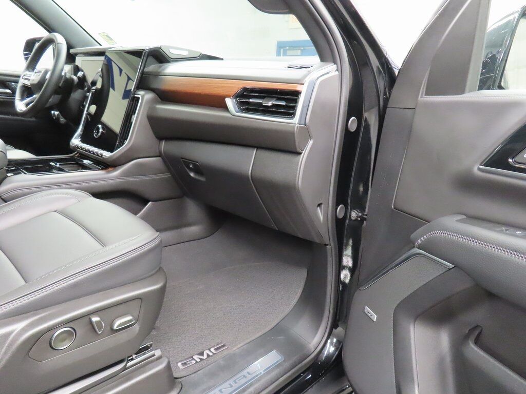 2025 GMC Yukon XL Denali 4WD Fond du Lac WI 2025 GMC Yukon XL Denali 4WD Fond du Lac WI