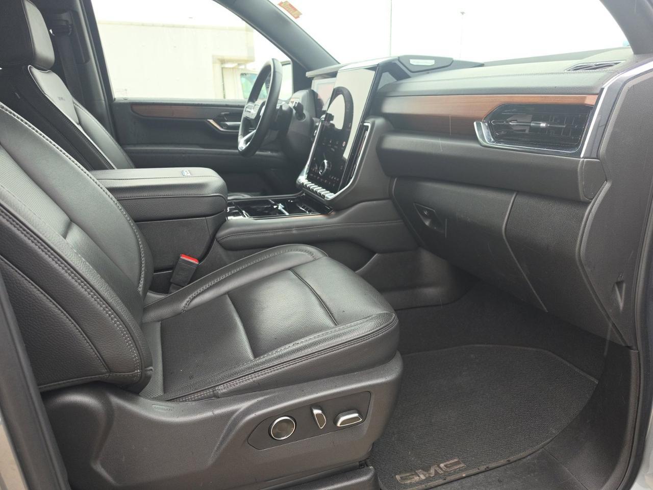2025 GMC Yukon XL Denali Watertown SD 2025 GMC Yukon XL Denali Watertown SD