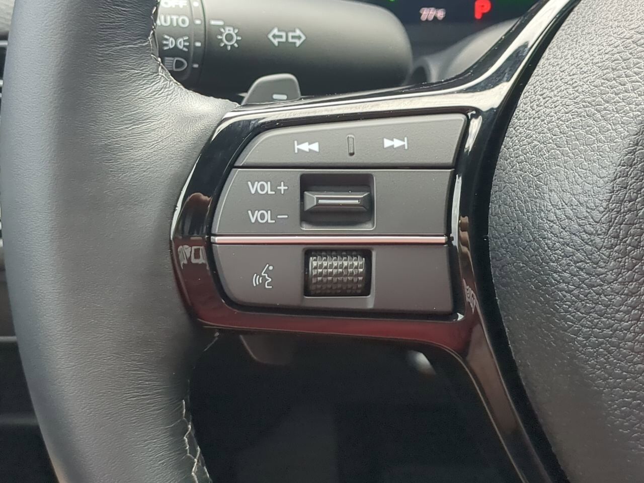 2025 Honda Civic Hatchback Hybrid Sport Touring Appleton WI