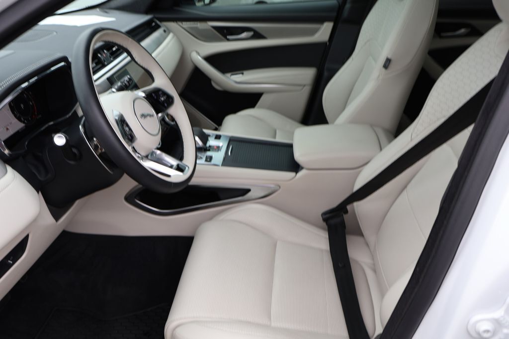 2025 Jaguar F-PACE P250 R-Dynamic S