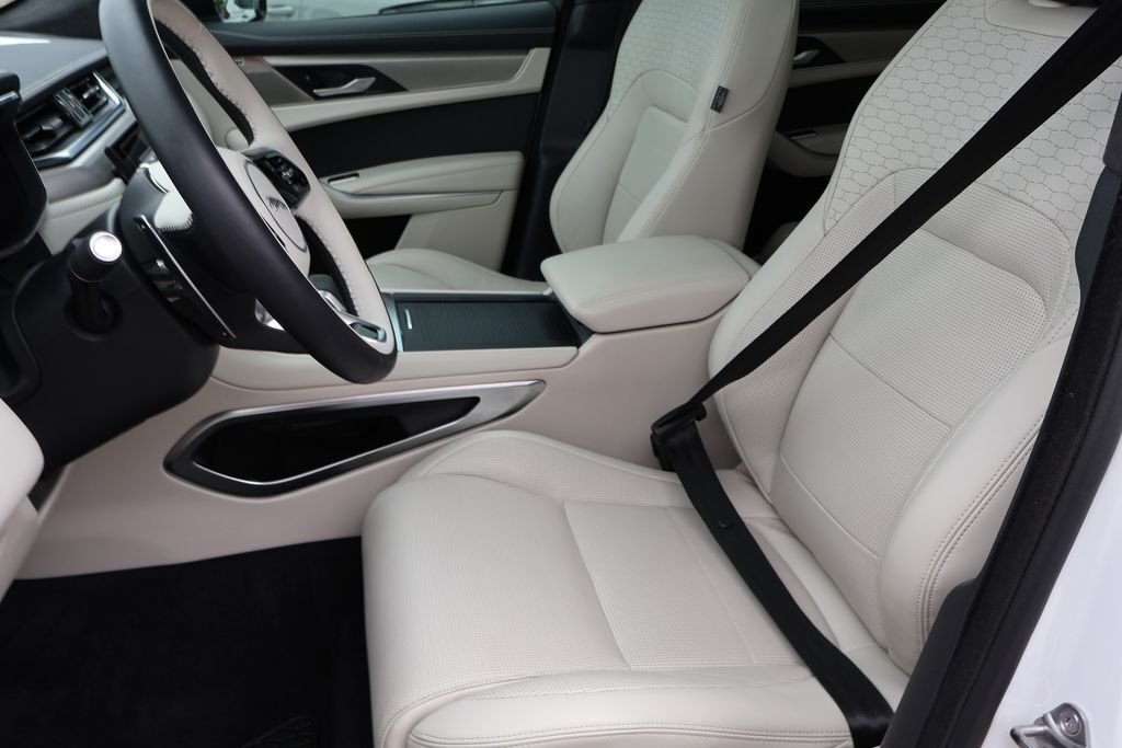 2025 Jaguar F-PACE P250 R-Dynamic S