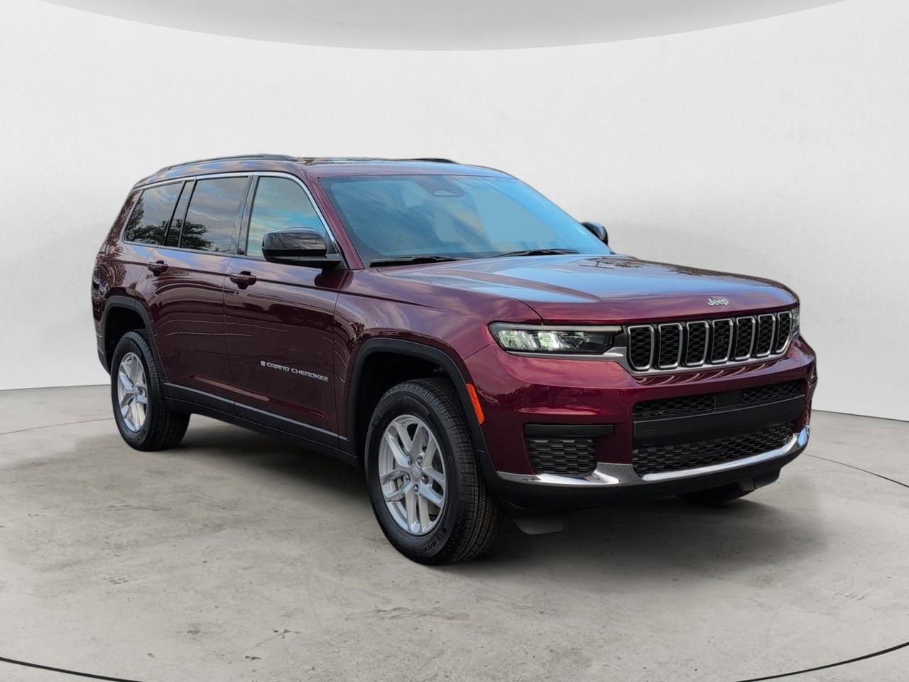 2025 Jeep Grand Cherokee L Laredo's photo