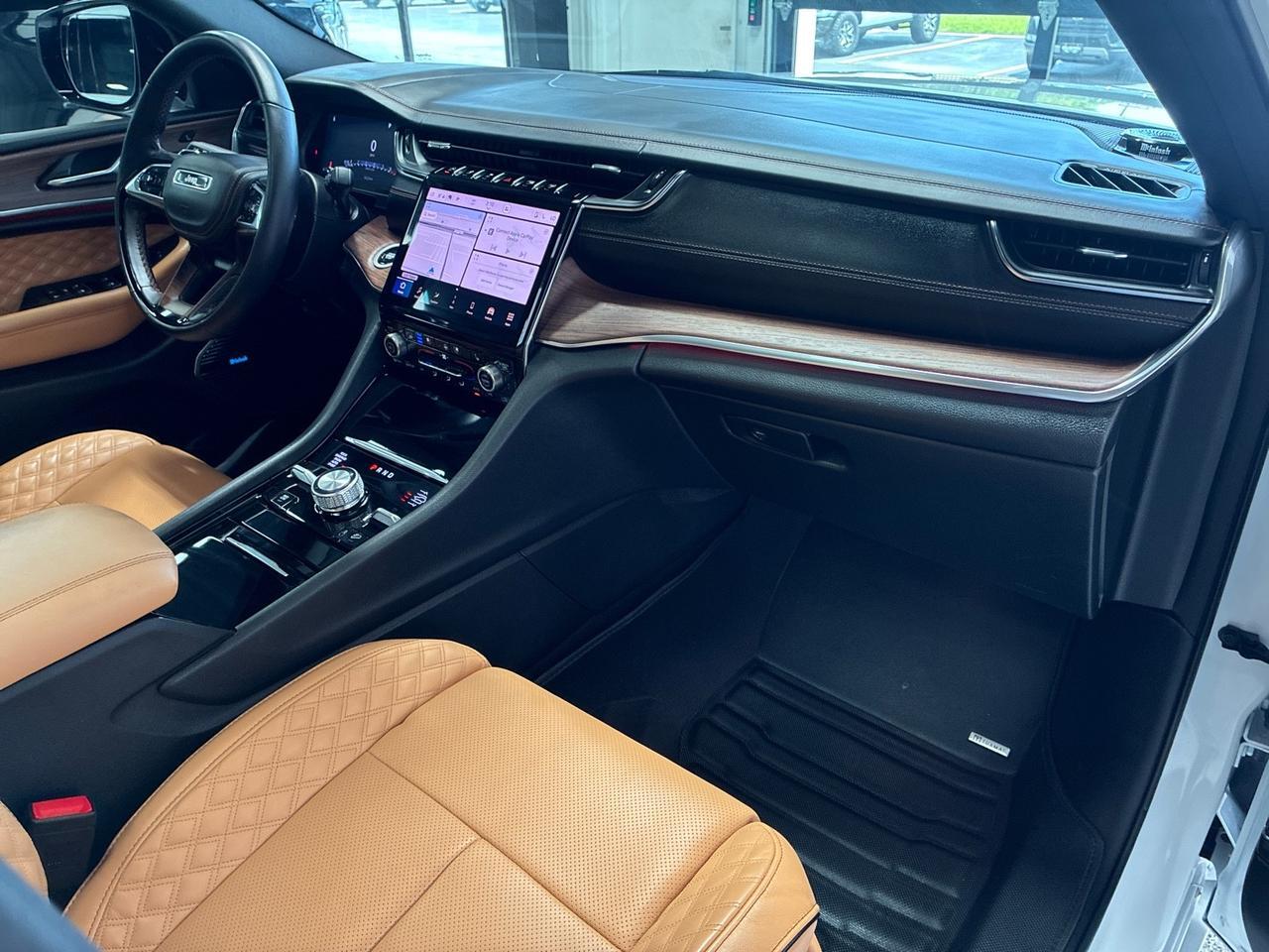 2025 Jeep Grand Cherokee L Summit, 4x4, Lux Tech Group V, Adv ProTech Group IV, 19-Speaker Audio Houston TX 2025 Jeep Grand Cherokee L Summit, 4x4, Lux Tech Group V, Adv ProTech Group IV, 19-Speaker Audio Houston TX