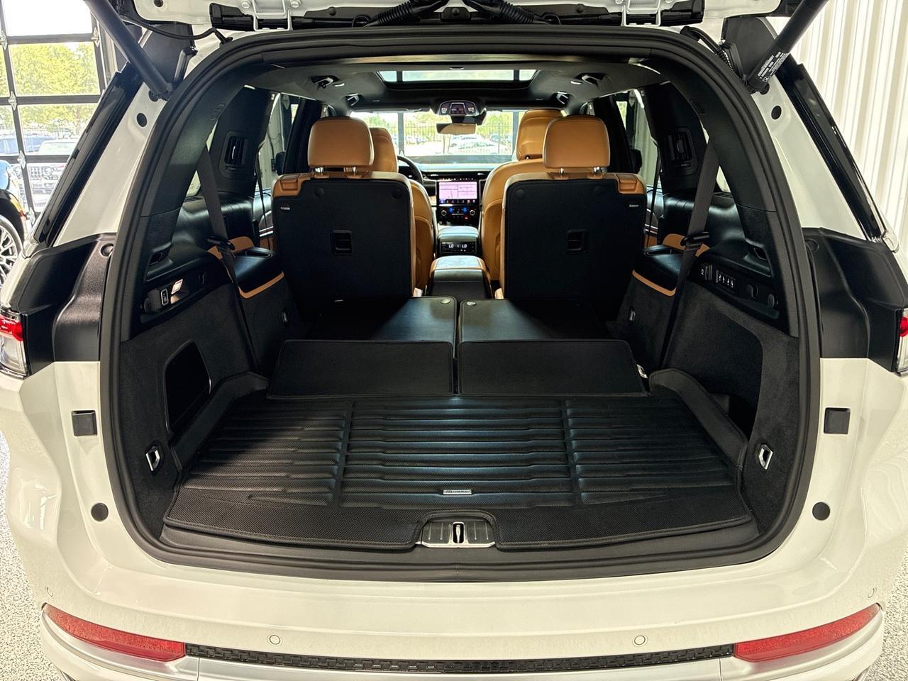 2025 Jeep Grand Cherokee L Summit, 4x4, Lux Tech Group V, Adv ProTech Group IV, 19-Speaker Audio Houston TX 2025 Jeep Grand Cherokee L Summit, 4x4, Lux Tech Group V, Adv ProTech Group IV, 19-Speaker Audio Houston TX
