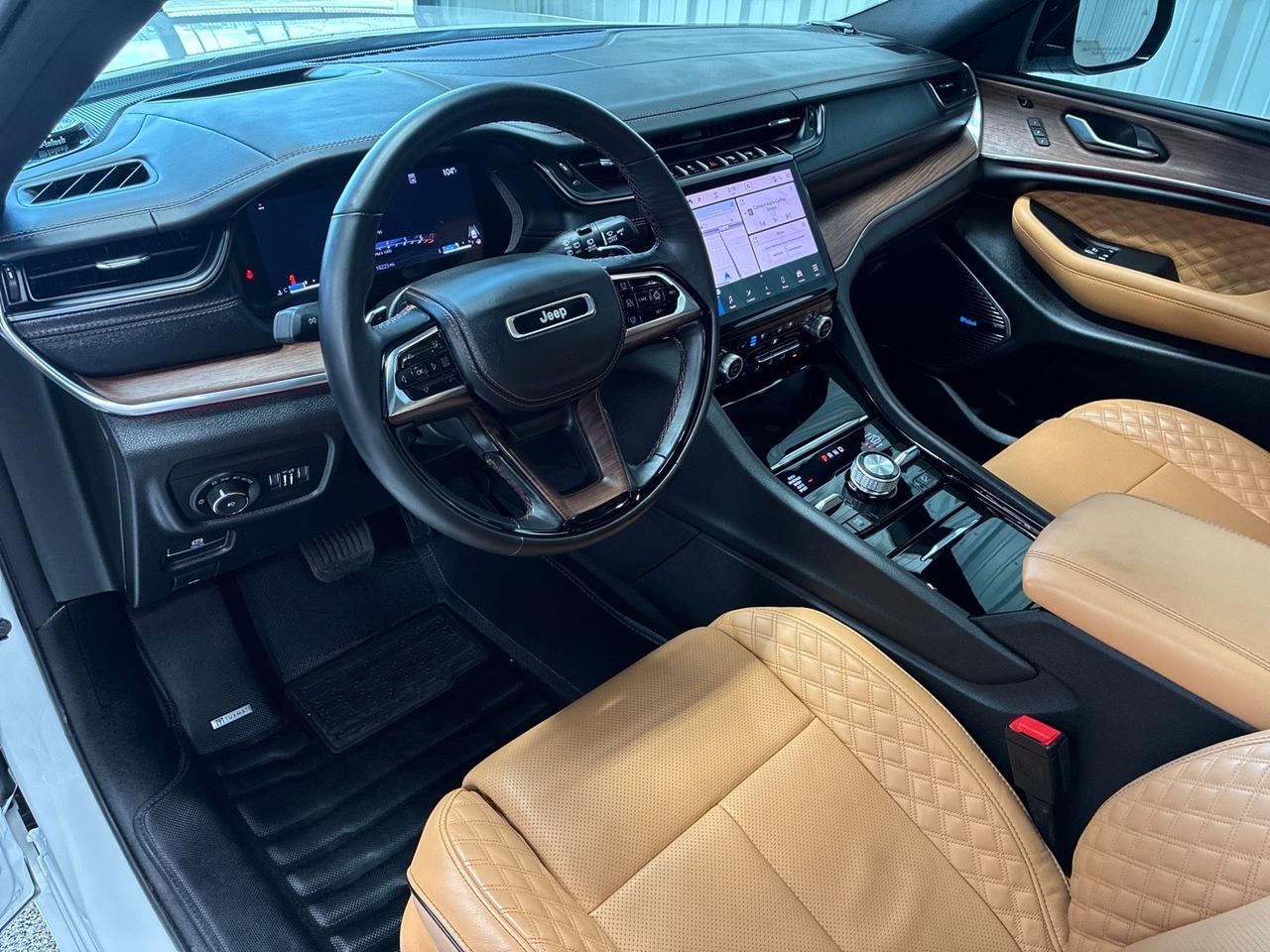 2025 Jeep Grand Cherokee L Summit, 4x4, Lux Tech Group V, Adv ProTech Group IV, 19-Speaker Audio Houston TX 2025 Jeep Grand Cherokee L Summit, 4x4, Lux Tech Group V, Adv ProTech Group IV, 19-Speaker Audio Houston TX