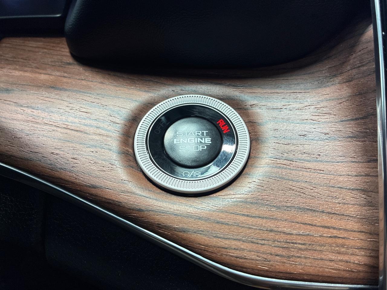2025 Jeep Grand Cherokee L Summit, 4x4, Lux Tech Group V, Adv ProTech Group IV, 19-Speaker Audio Houston TX 2025 Jeep Grand Cherokee L Summit, 4x4, Lux Tech Group V, Adv ProTech Group IV, 19-Speaker Audio Houston TX