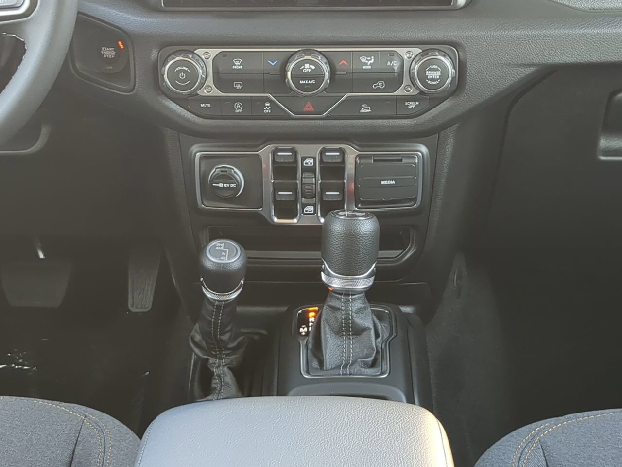 2025 Jeep Wrangler Sport S Appleton WI