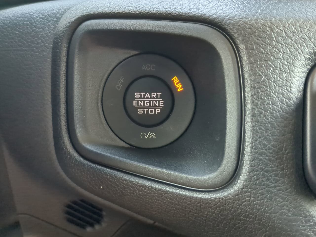 2025 Jeep Wrangler Sport S Appleton WI