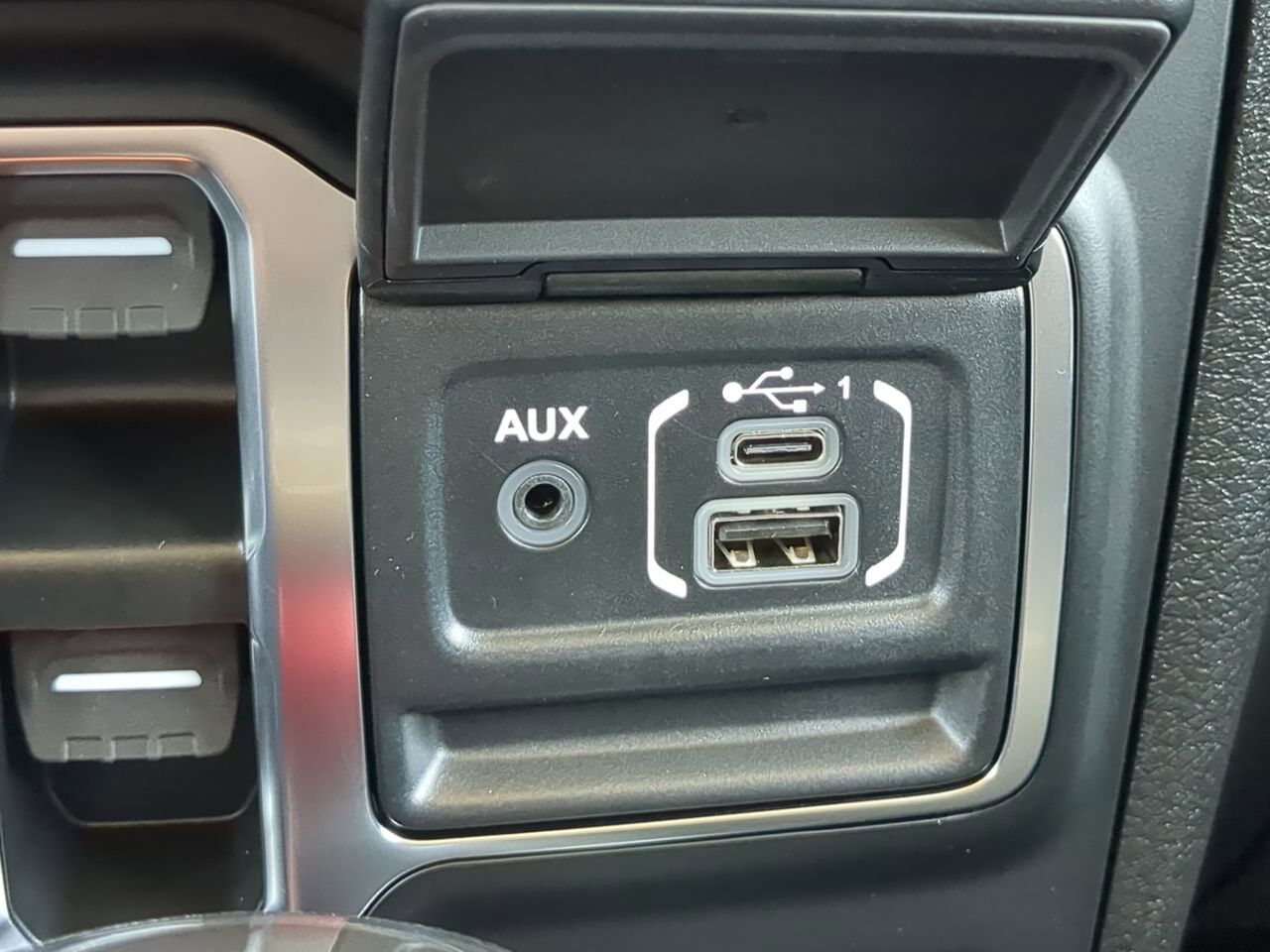 2025 Jeep Wrangler Sport S Appleton WI