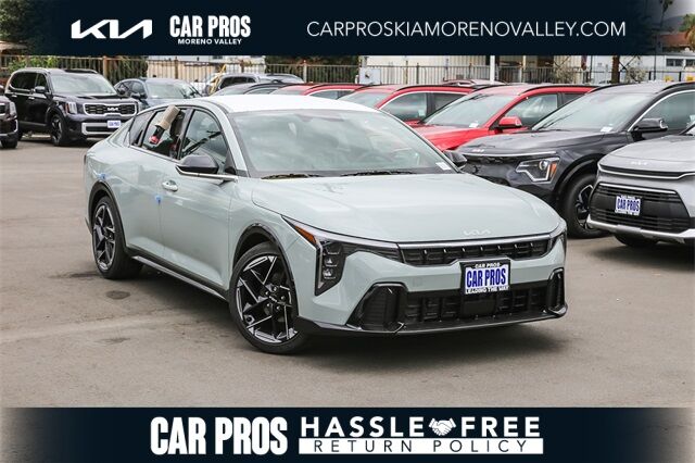 2025 Kia K4 2025 Kia K4