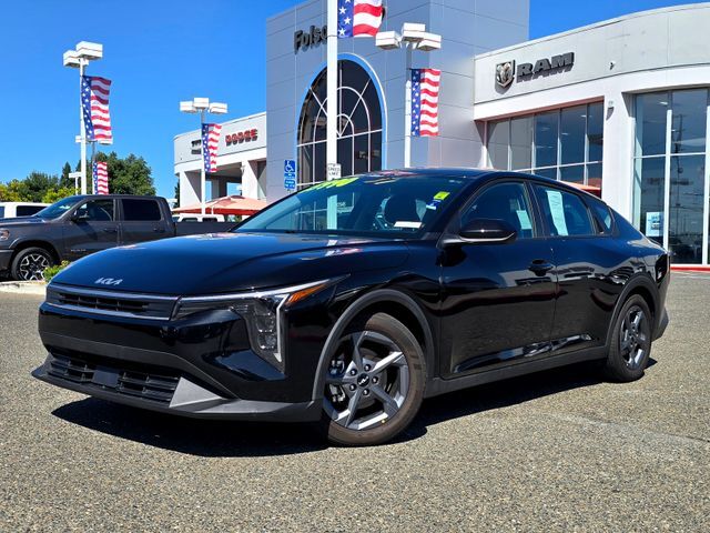 2025 Kia K4 LXS 2025 Kia K4 LXS