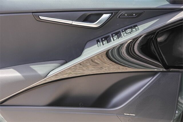 2025 Kia Niro Plug-in Hybrid SX Touring Glendale CA 2025 Kia Niro Plug-in Hybrid SX Touring Glendale CA