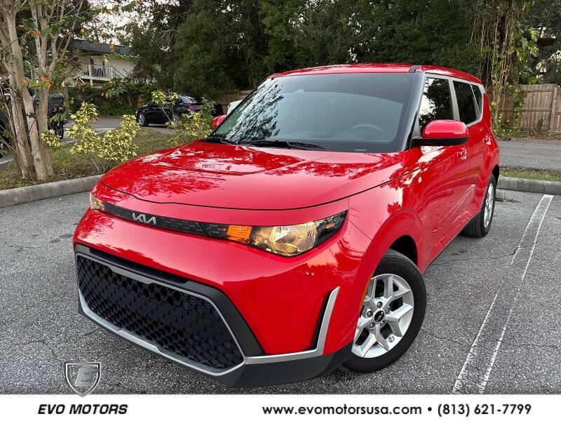 2025 Kia Soul LX's photo