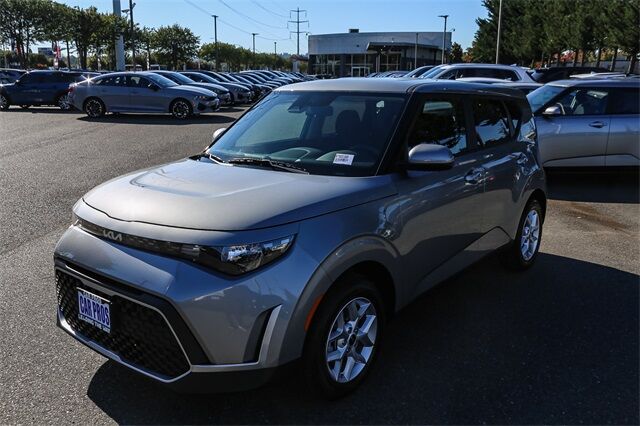 2025 Kia Soul LX Glendale CA 2025 Kia Soul LX Glendale CA