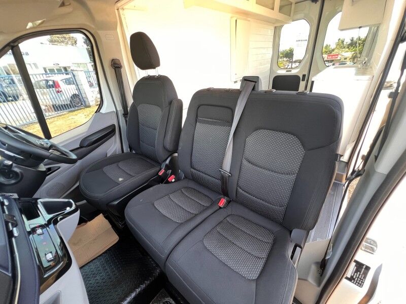2025 LDV Deliver 9 Van (2.0L Diesel) Vaitele 2025 LDV Deliver 9 Van (2.0L Diesel) Vaitele