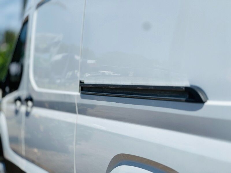 2025 LDV Deliver 9 Van (2.0L Diesel) Vaitele 2025 LDV Deliver 9 Van (2.0L Diesel) Vaitele
