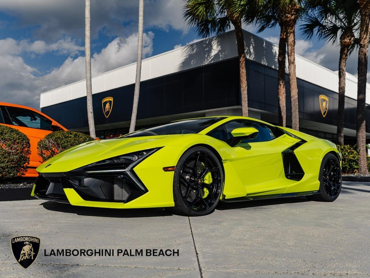 2025 Lamborghini Revuelto