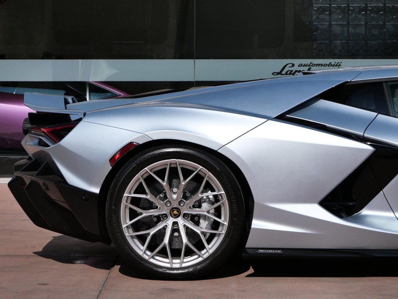 2025 Lamborghini Revuelto Base Base Lawrence KS