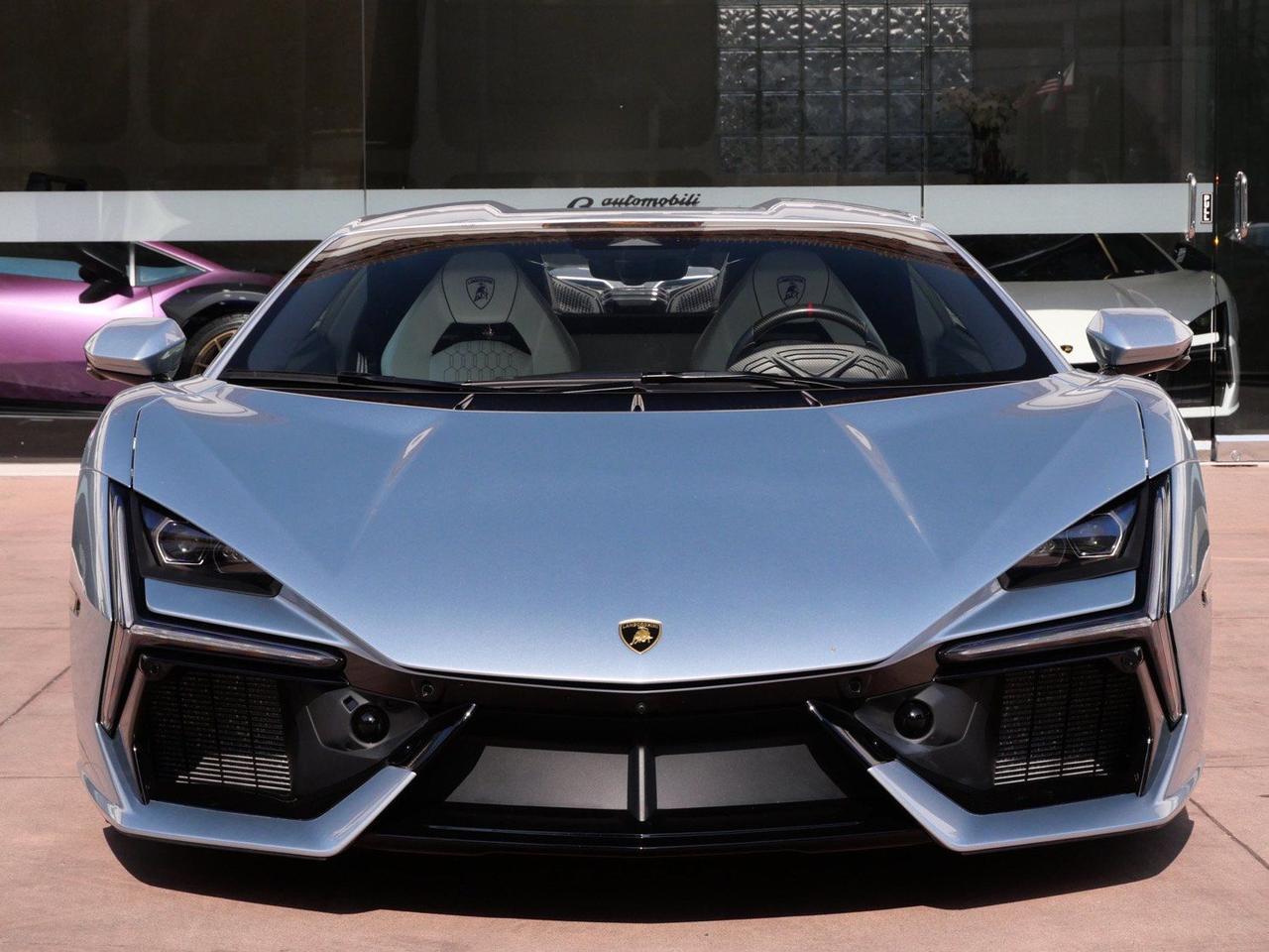 2025 Lamborghini Revuelto Base Base