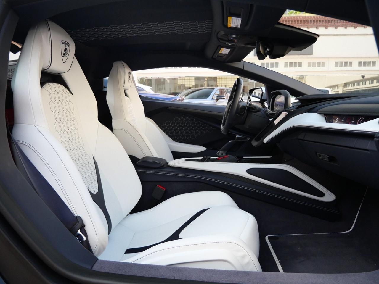 2025 Lamborghini Revuelto Base Base Lawrence KS