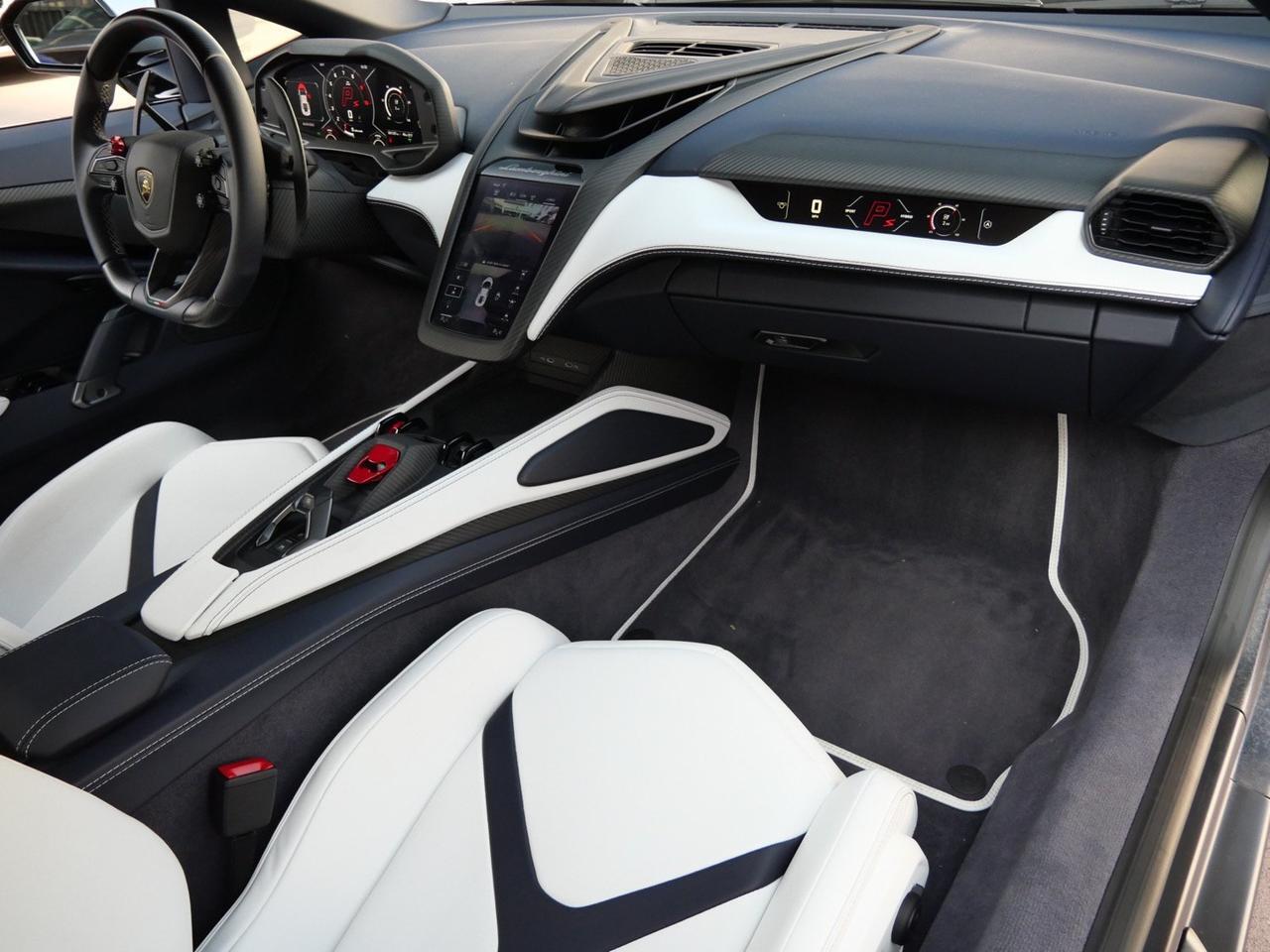 2025 Lamborghini Revuelto Base Base Lawrence KS