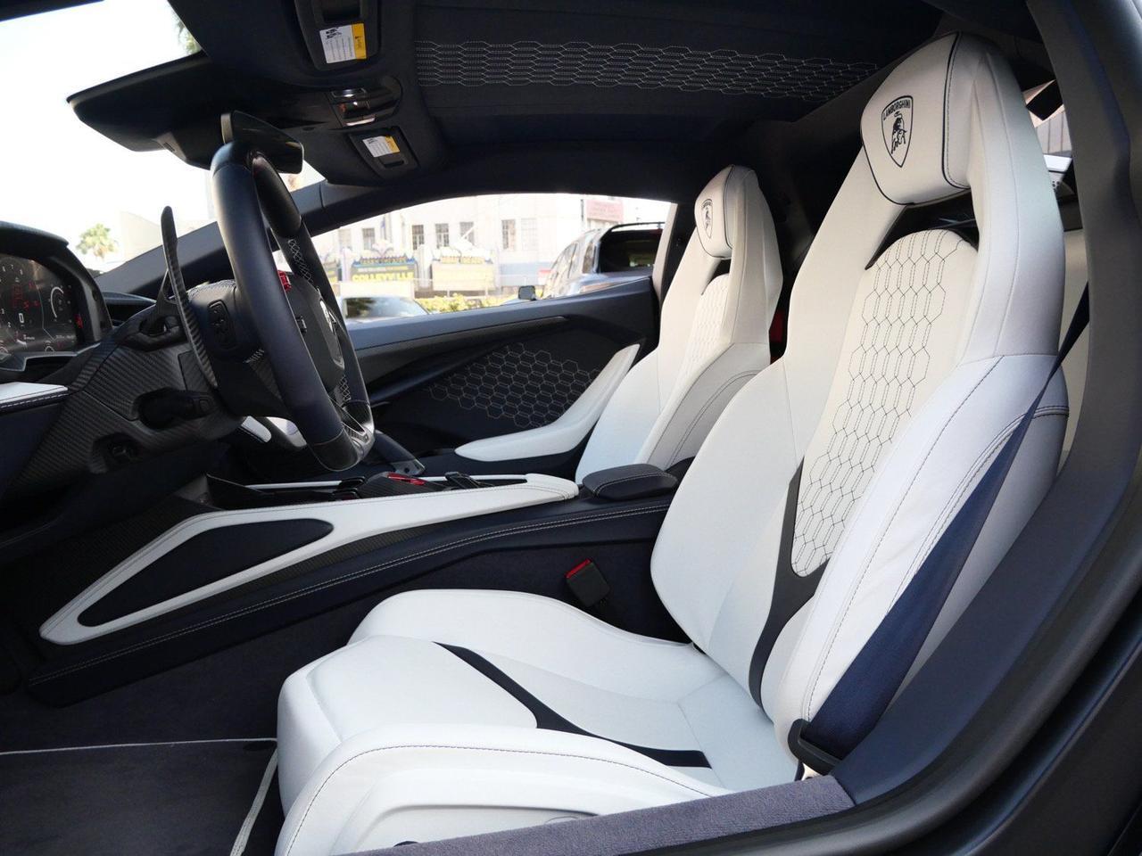 2025 Lamborghini Revuelto Base Base Lawrence KS