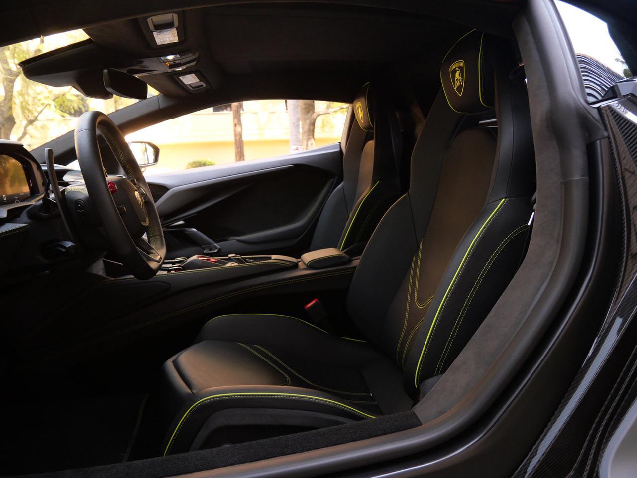 2025 Lamborghini Revuelto Base Base Lawrence KS