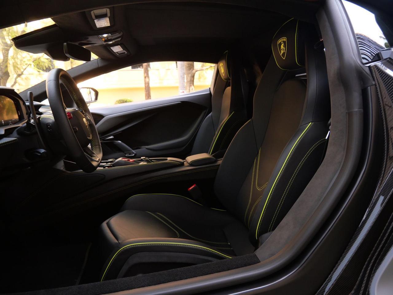 2025 Lamborghini Revuelto Base Base Lawrence KS