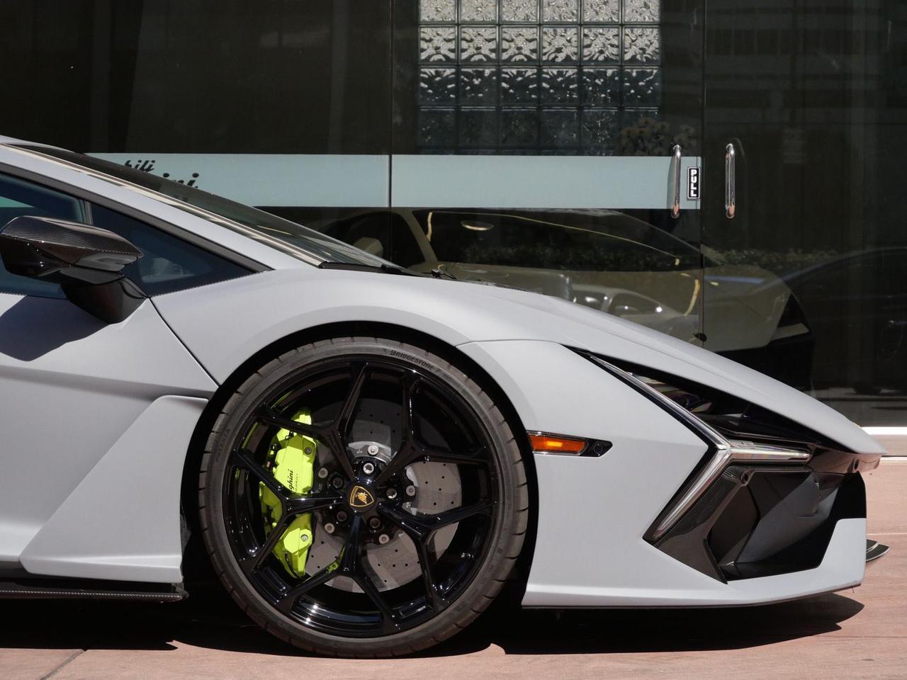 2025 Lamborghini Revuelto Base Base Lawrence KS