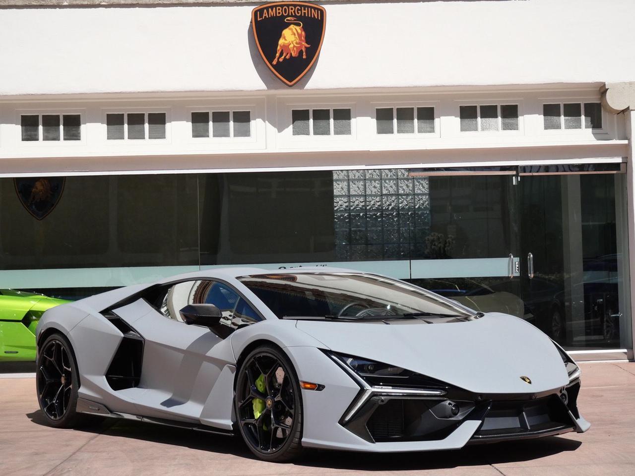 2025 Lamborghini Revuelto Base Base