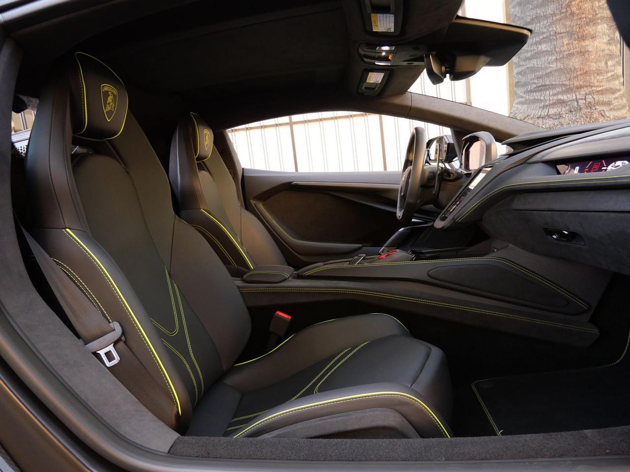 2025 Lamborghini Revuelto Base Base Lawrence KS