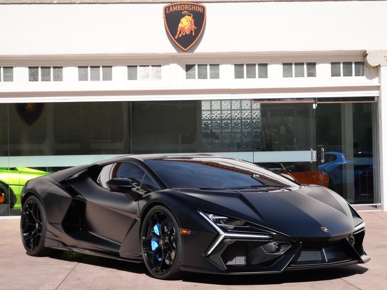 2025 Lamborghini Revuelto Base Base
