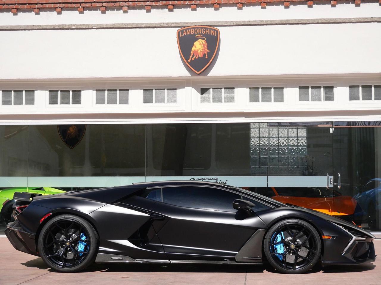 2025 Lamborghini Revuelto Base Base