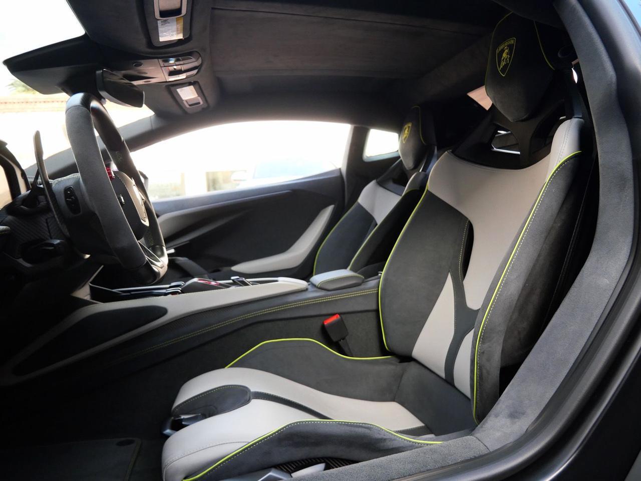 2025 Lamborghini Revuelto Base Base Lawrence KS
