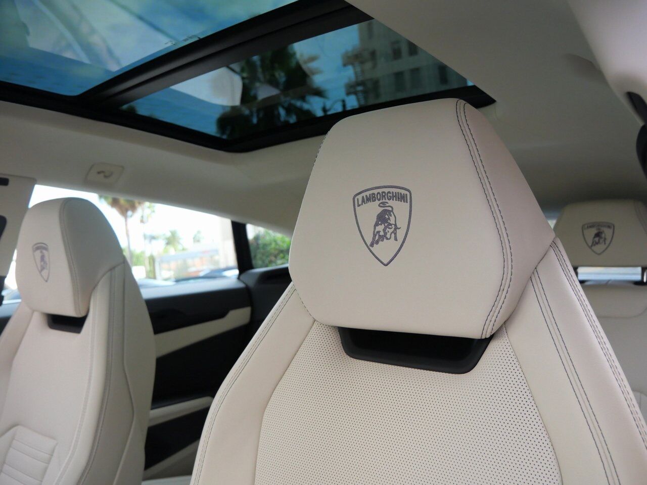 2025 Lamborghini Urus SE Lawrence KS