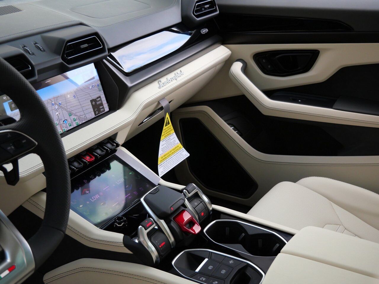 2025 Lamborghini Urus SE Lawrence KS