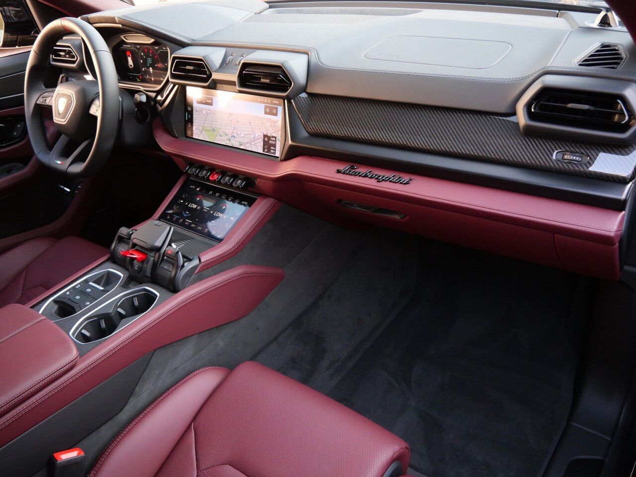 2025 Lamborghini Urus SE Lawrence KS