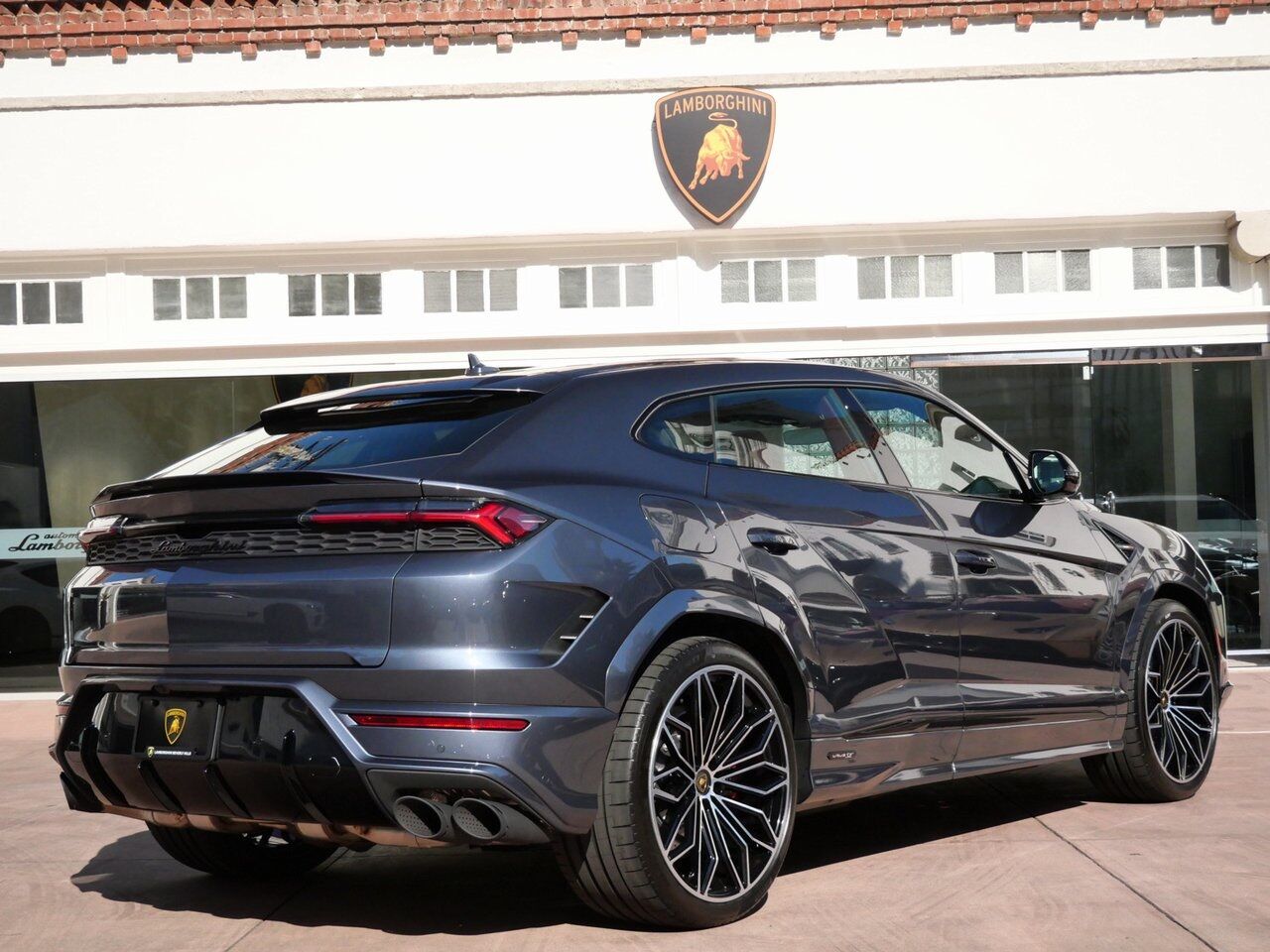 2025 Lamborghini Urus SE