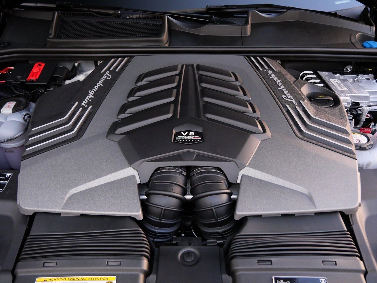 2025 Lamborghini Urus SE Lawrence KS