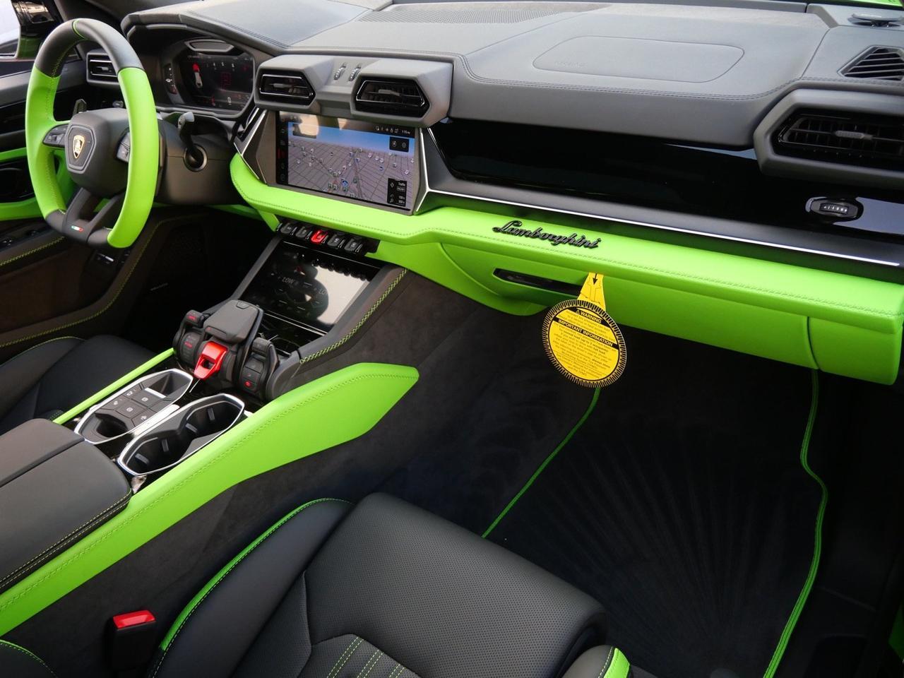 2025 Lamborghini Urus SE Lawrence KS