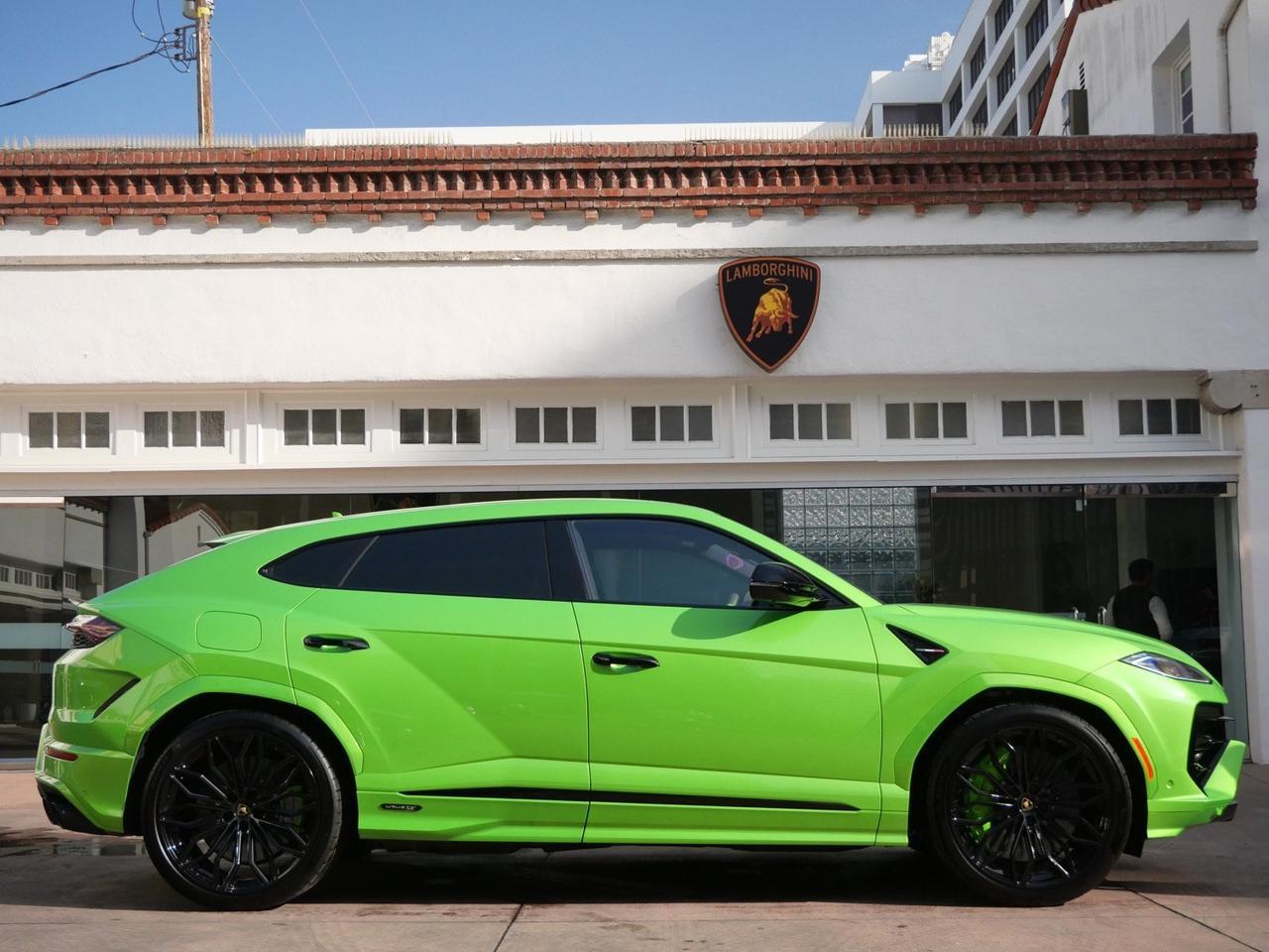 2025 Lamborghini Urus SE